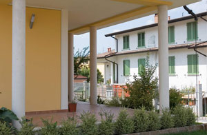 La casa a Calvisano è costruita in una zona tranquilla e piacevole.