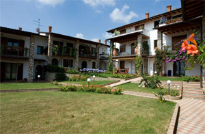 Residence in zona lago di Garda: il Residence Censito ai Barcuzzi è stato costruito a Lonato nel 1998.